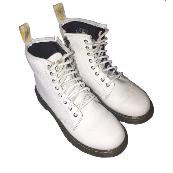 Dr. Martens Other - 🎈DR. MARTENS DELANEY LEATHER BOOTS